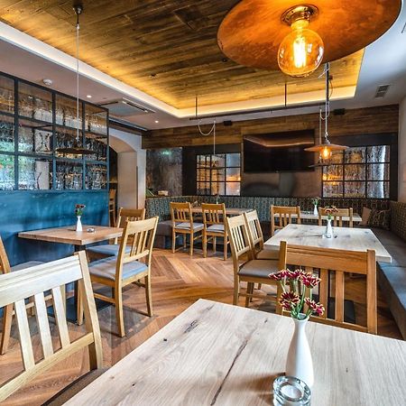 Brueckenwirt Hotel Hallein Bagian luar foto