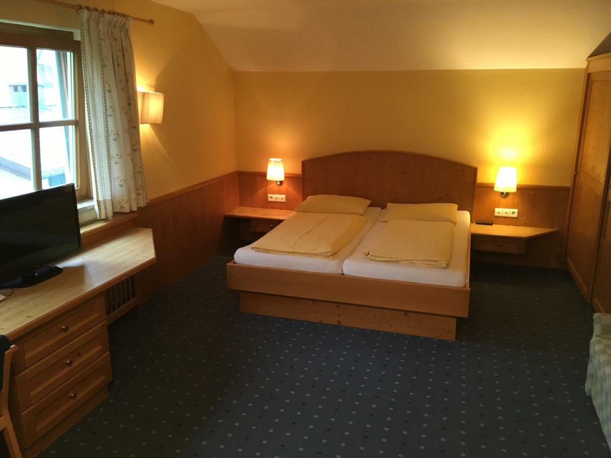 Brueckenwirt Hotel Hallein Bagian luar foto