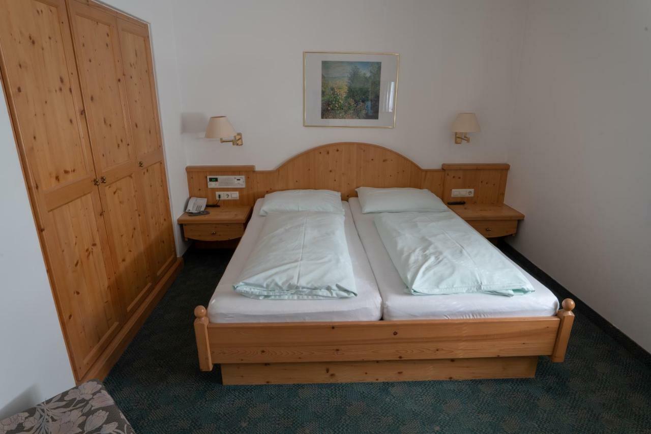 Brueckenwirt Hotel Hallein Bagian luar foto